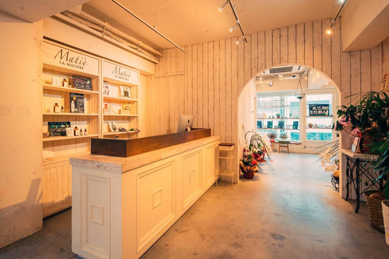 今回「CLUSE」がポップアップストアを実施したのは表参道のサロンJYUNESU