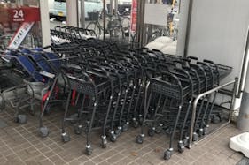 【西友 高田店】店頭(軒下) プロモーション用途や物販、食物販のポップアップストアに最適なスーパー屋外軒先の催事イベントスペース