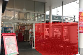 【西友 高田店】店頭(軒下) プロモーション用途や物販、食物販のポップアップストアに最適なスーパー屋外軒先の催事イベントスペース