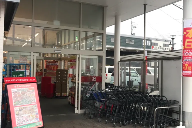 【西友 高田店】店頭外区画(屋根なし) プロモーション用途に最適なスーパー屋外店頭外区画の催事イベントスペース