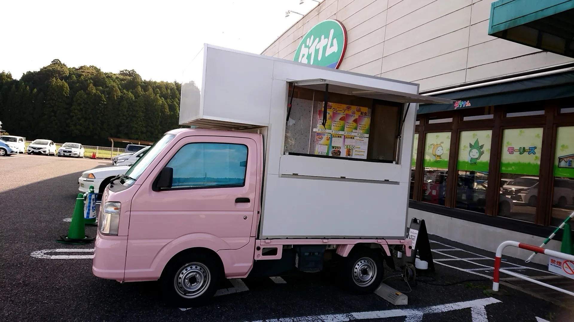 【ダイナム栃木大田原店ゆったり館】キッチンカーや各種プロモーションイベントに最適なアミューズメント施設のイベントスペース