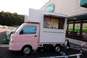 【ダイナム栃木大田原店ゆったり館】キッチンカーや各種プロモーションイベントに最適なアミューズメント施設のイベントスペース