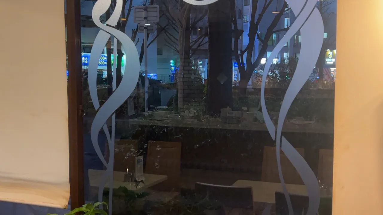 【新大阪駅1分】アイドルタイムを利用したパーティやワークショップ等に利用可能なレトロ喫茶店のイベントスペース