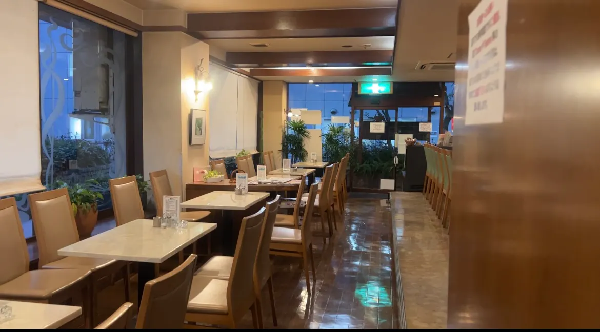 【新大阪駅1分】アイドルタイムを利用したパーティやワークショップ等に利用可能なレトロ喫茶店のイベントスペース