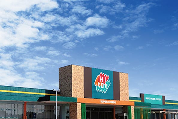 【HIヒロセスーパーコンボ嘉島上島店】プロモーションイベントに最適なホームセンターの食品側風除室内のスペース