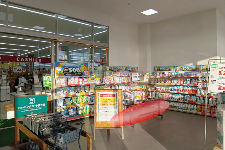 【HIヒロセスーパーコンボ嘉島上島店】プロモーションイベントに最適なホームセンターの食品側風除室内のスペースの画像1