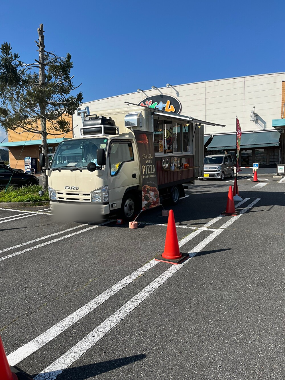【ダイナム栃木矢板店】キッチンカーや各種プロモーションイベントに最適なアミューズメント施設のイベントスペース（駐車場）