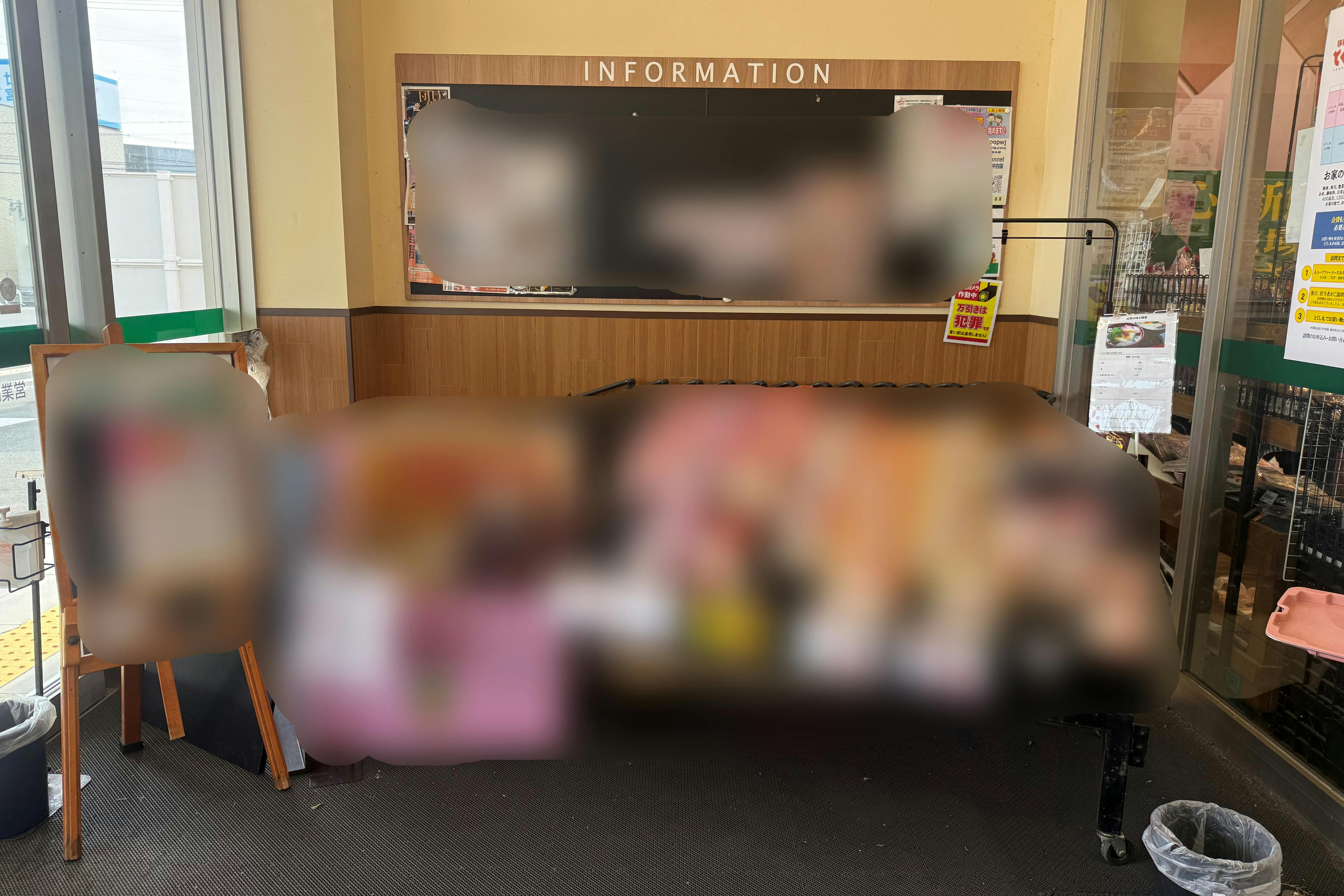 【Aコープファーマーズみやうち店】食物販や販促イベントに最適な風除室スペース