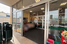 【Aコープファーマーズみやうち店】食物販や販促イベントに最適な風除室スペース