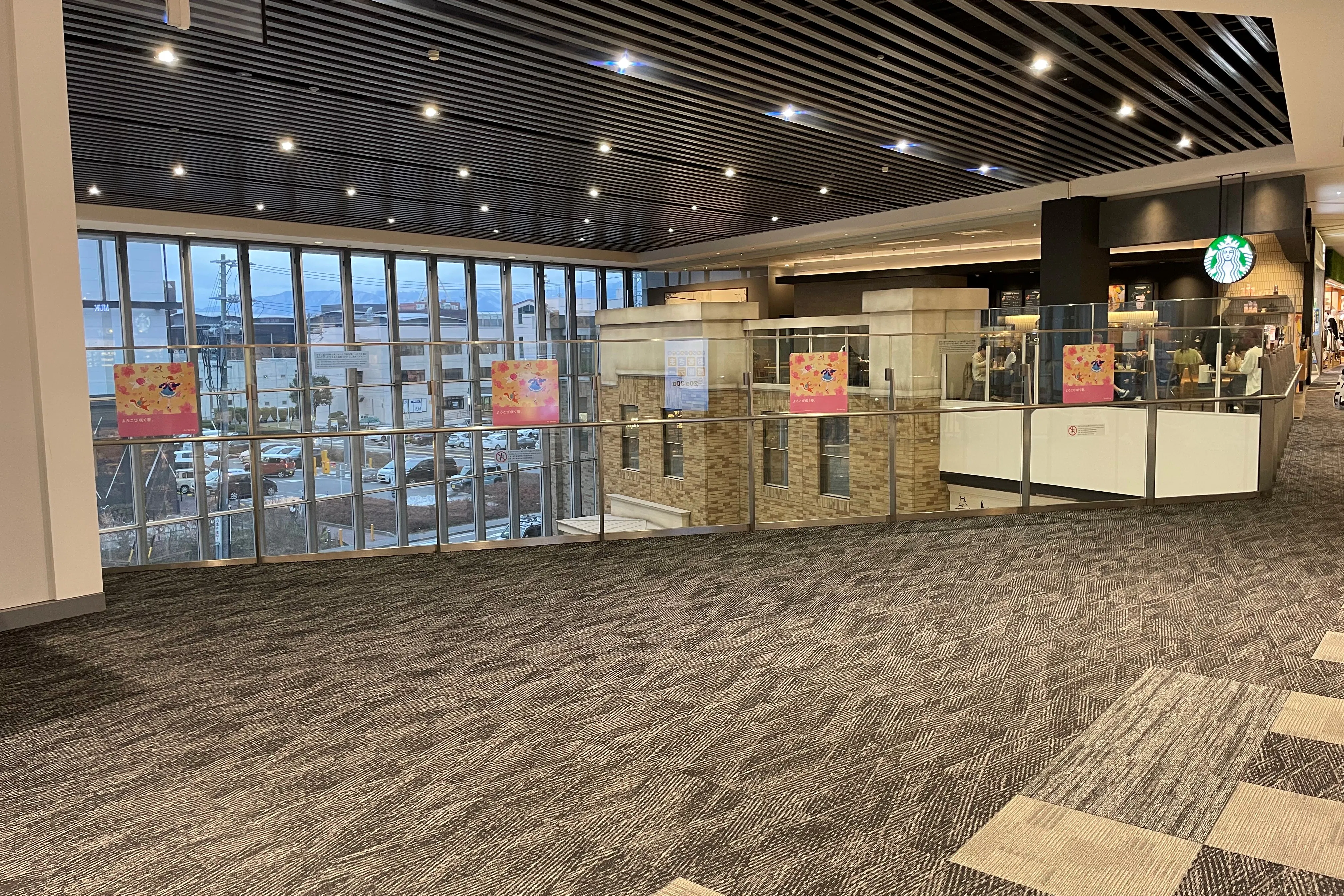 【イオンモール松本】晴庭2F インフォメーション横きらめきコート側三角地帯