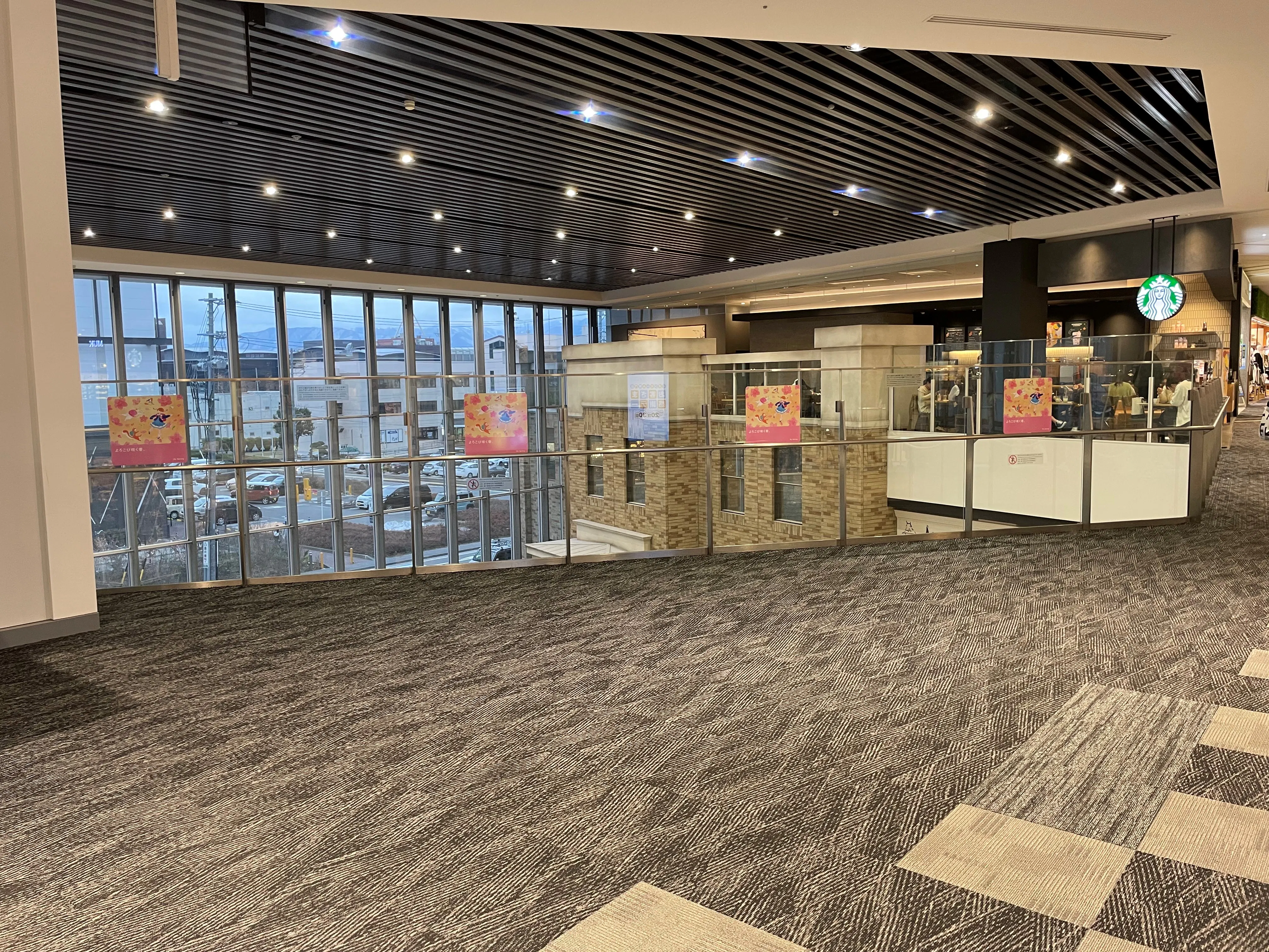 【イオンモール松本】晴庭2F インフォメーション横きらめきコート側三角地帯