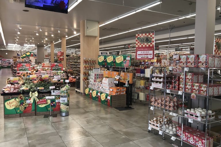 【西友 真田店】店内入口付近 プロモーション用途や物販、食物販のポップアップストアに最適なスーパー店内催事イベントスペースの画像4