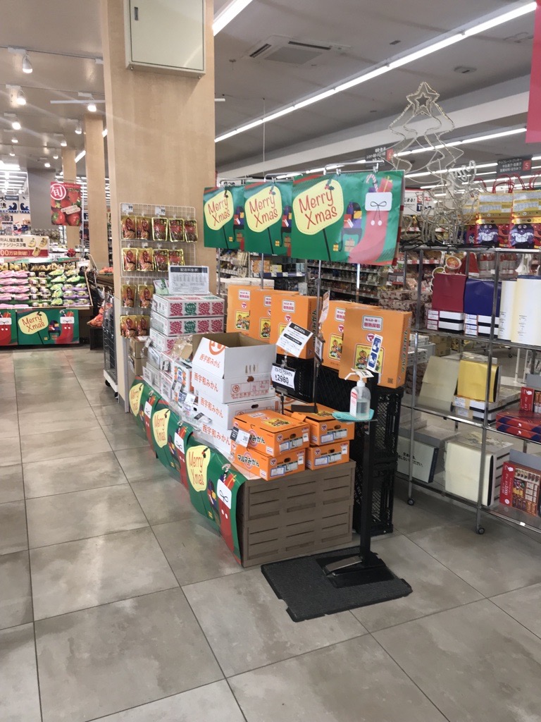 【西友　真田店】店内入口付近　プロモーション用途や物販、食物販のポップアップストアに最適なスーパー店内催事イベントスペース