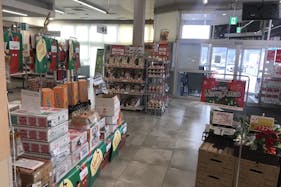 【西友 真田店】店内入口付近 プロモーション用途や物販、食物販のポップアップストアに最適なスーパー店内催事イベントスペース