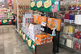 【西友 真田店】店内入口付近 プロモーション用途や物販、食物販のポップアップストアに最適なスーパー店内催事イベントスペース