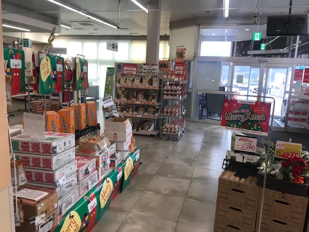 【西友 真田店】店内入口付近 プロモーション用途や物販、食物販のポップアップストアに最適なスーパー店内催事イベントスペース