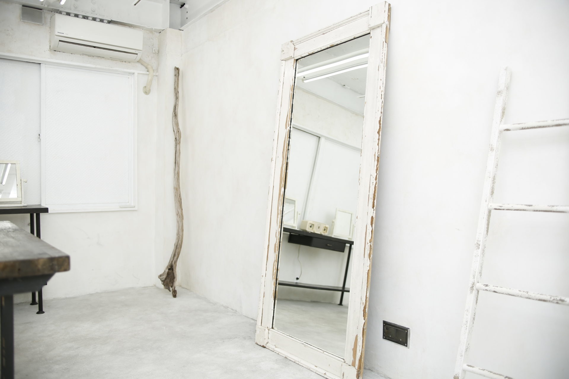 【心斎橋駅4分】アパレルのポップアップストアに最適な白を基調としたギャラリー