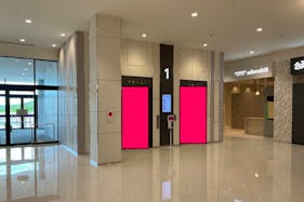 【イオンモール土岐】モール内広告 エレベーター