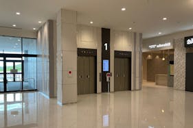 【イオンモール土岐】モール内広告 エレベーター