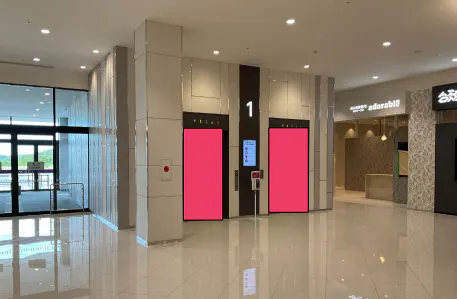 【イオンモール土岐】モール内広告 エレベーター