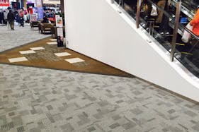 【イオンモール神戸南】2F北側ESC横ブリッジ(Joshin横)