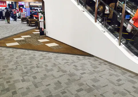 【イオンモール神戸南】2F北側ESC横ブリッジ（Joshin横）