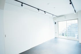 【明治神宮前(原宿)駅8分】自然光の差し込むアートギャラリー イラスト展/写真展も自由なレイアウトで展示可能◎POP UPスペース/展示受注会