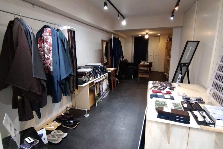 åè£
ã¢ãã¬ã«å±ç€ºäŒ