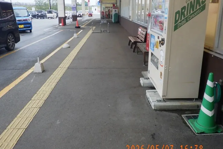 【マックスバリュ十文字南】軒下 販促プロモーションやキッチンカー出店に最適なスーパー店外催事イベントスペース
