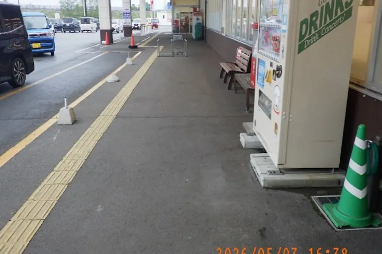 【マックスバリュ十文字南】軒下 販促プロモーションやキッチンカー出店に最適なスーパー店外催事イベントスペースの画像3