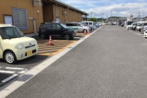 【ダイナム三重芸濃店】キッチンカーや各種プロモーションイベントに最適なアミューズメント施設のイベントスペース