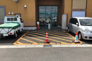 【ダイナム三重芸濃店】キッチンカーや各種プロモーションイベントに最適なアミューズメント施設のイベントスペース
