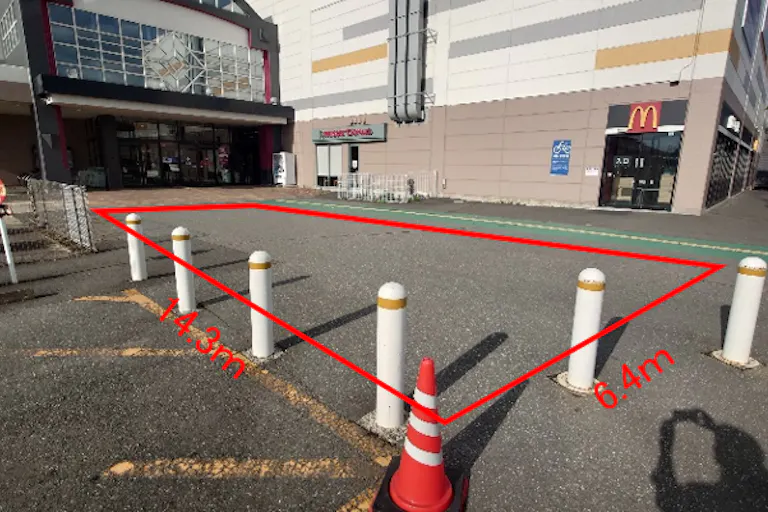 【イオン古川】正面入口前 キッチンカー出店に最適なスーパー店外催事イベントスペースの画像1
