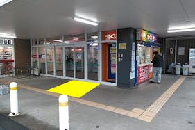 【イオンタウンたつみ台(宝くじ売り場横)】ポップアップストアやセールスプロモーションに適した出入口付近の注目度の高いイベントスペース