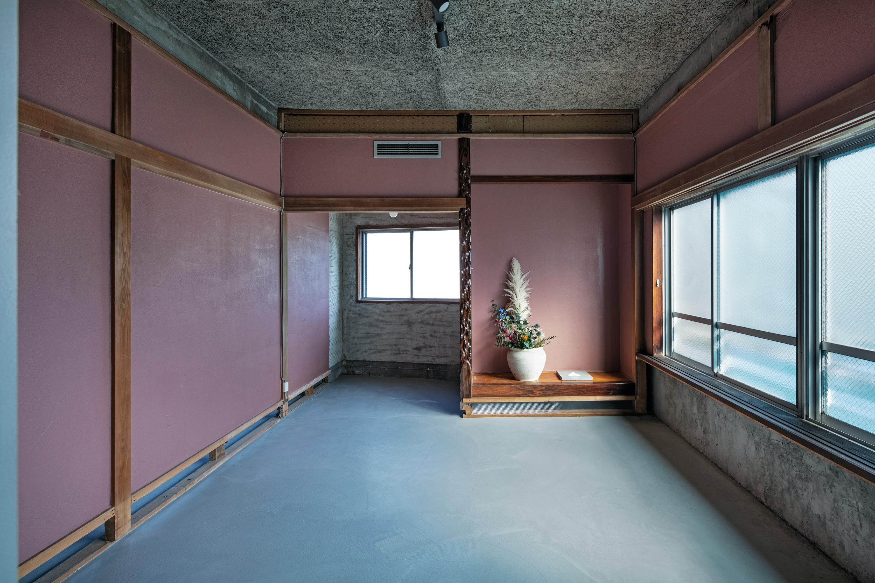 【南太田駅6分】ロケや撮影会等の撮影用途、展示会やワークショップに最適な4種の内装のコンセプトスタジオ