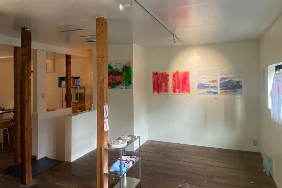 【天神橋筋六丁目駅5分】展示会やポップアップストアに最適な白を基調とした木の温もりが感じられるレンタルスペース