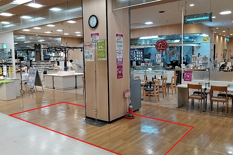 【イオン青森店】各種プロモーションイベントや小規模物販に最適な施設1階イートインエリア入口付近にあるイベントスペース