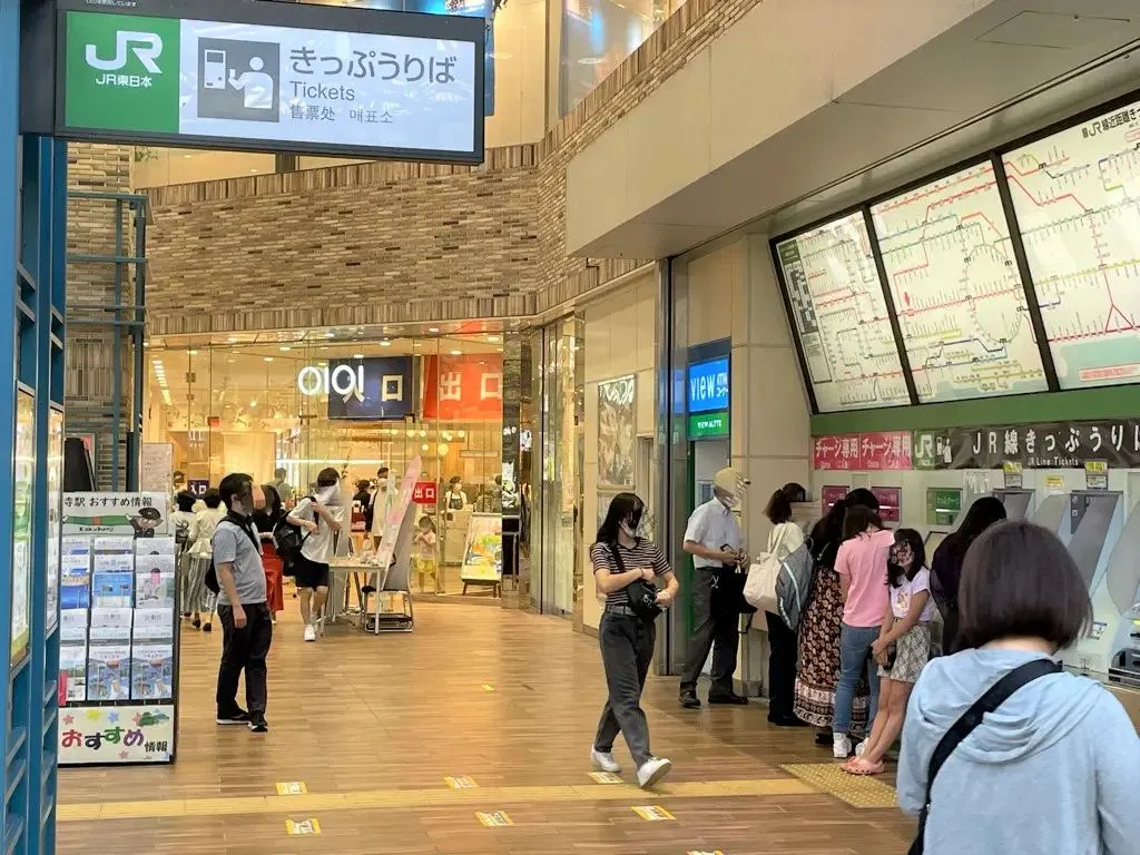 【国分寺マルイ】1階 カレンダリウムF03【食物販・物販】国分寺駅改札から徒歩1分。駅直結でガラス張りで外からも視認性抜群です。テーマ・企画型のイベントに最適です。