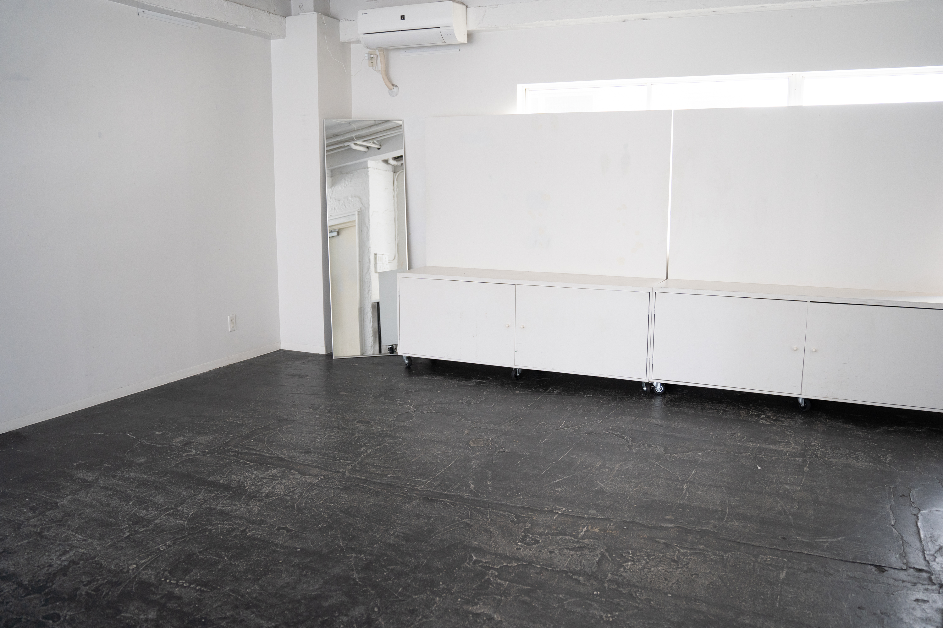 【渋谷駅6分／3F】展示会やアパレルのPOPUPなどに最適な明るい白い内装の稼働壁が便利なスペースの画像14