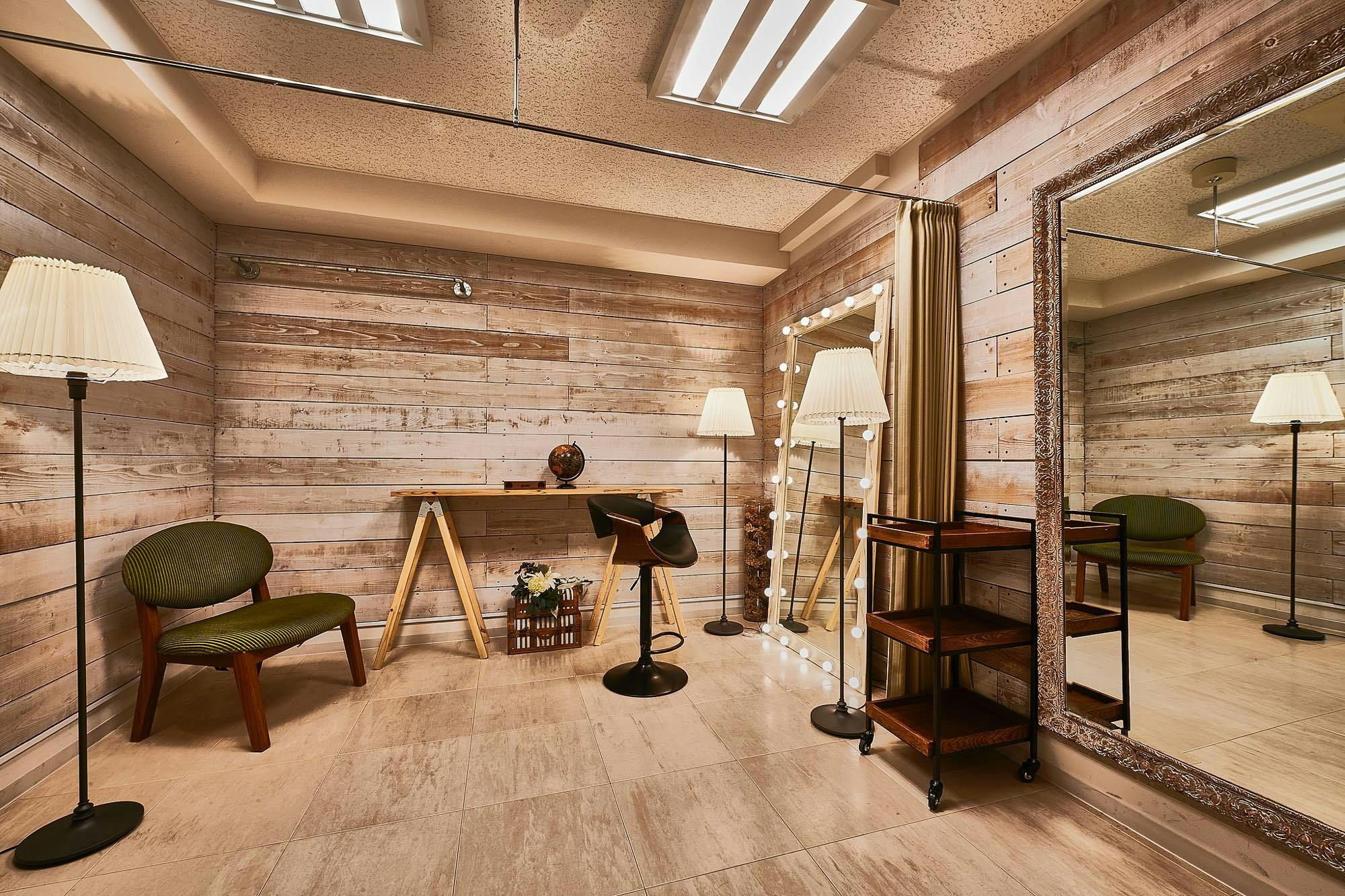 【渋谷駅6分】展示会や撮影に最適な白を基調としたモダンナチュラルな路面スペース