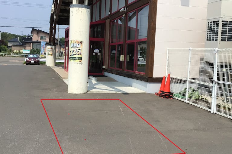 【ダイナム千歳店】キッチンカーやプロモーションに最適なアミューズメント施設のイベントスペース(店舗駐車場)の画像1