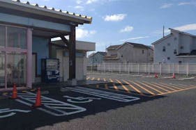 【ダイナム愛知小坂井店ゆったり館】キッチンカー出店に最適なアミューズメント施設のイベントスペース(めん六側出入口付近)