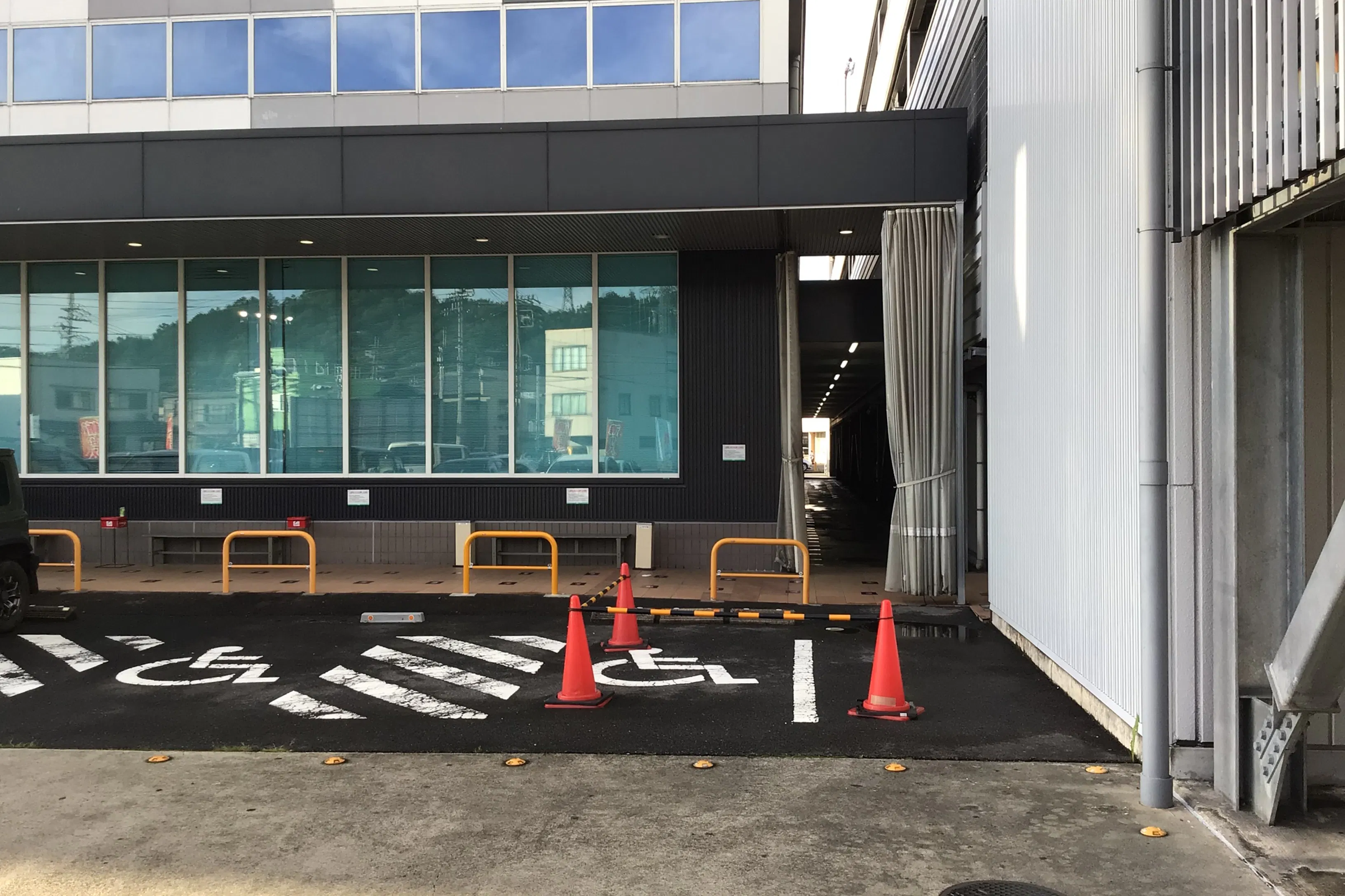 【ダイナム関緑町店】キッチンカーやプロモーションイベントの開催に最適なアミューズメント施設のイベントスペース