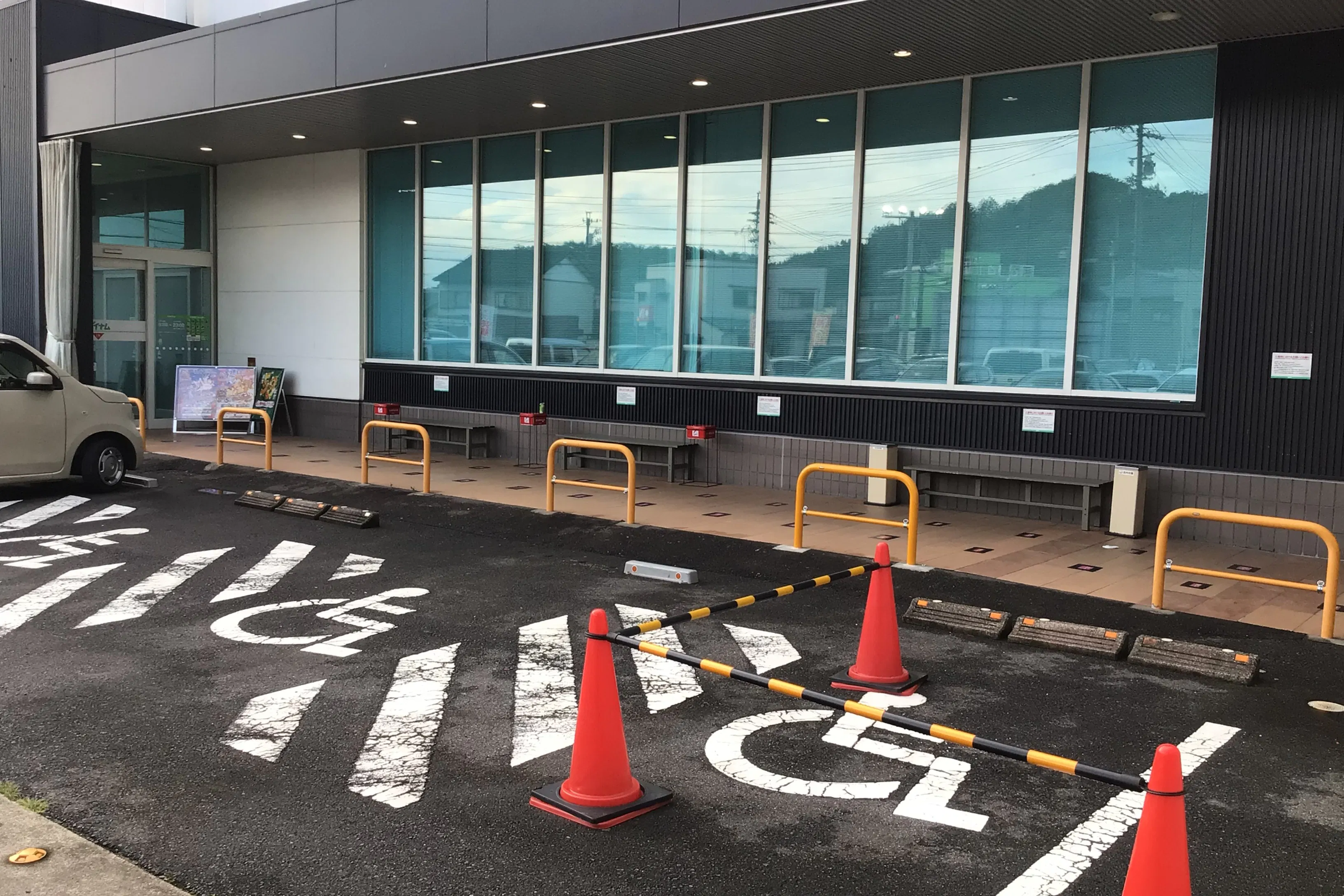 【ダイナム関緑町店】キッチンカーやプロモーションイベントの開催に最適なアミューズメント施設のイベントスペース