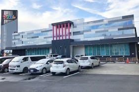 【ダイナム関緑町店】キッチンカーやプロモーションイベントの開催に最適なアミューズメント施設のイベントスペース