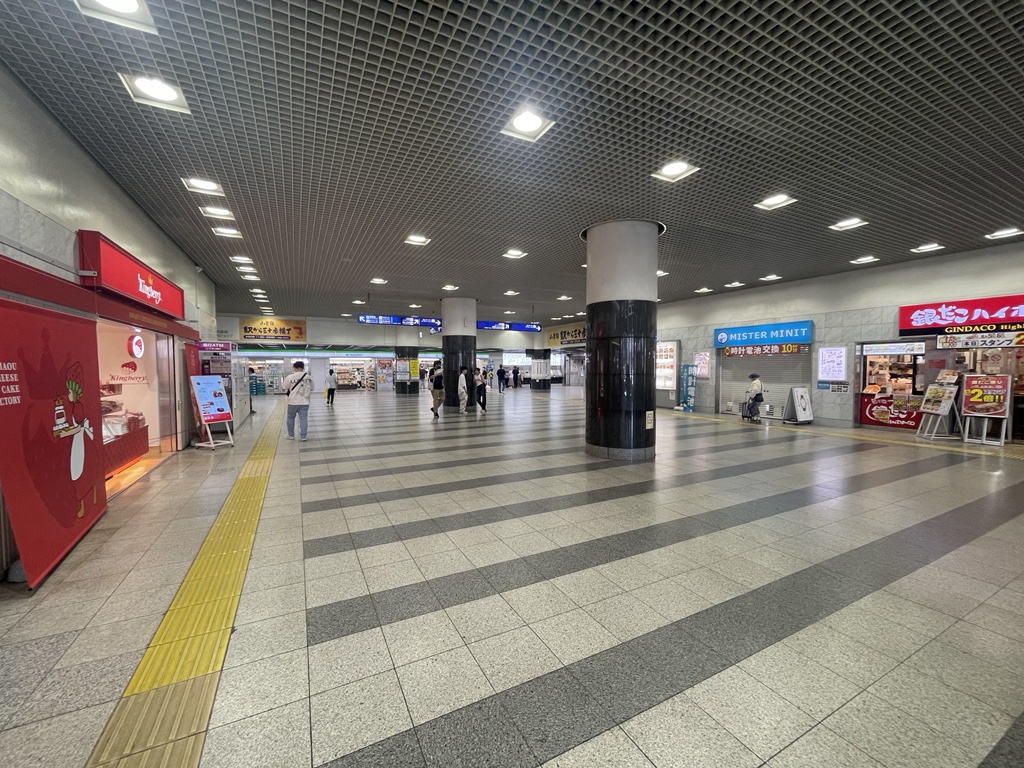 【アミュプラザ小倉】 西館1階西館1階コンコース（キングベリー前）