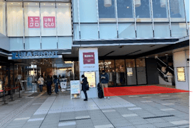 【ビナウォーク】ビナフロント2階入口横