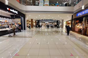 【イオンモール四條畷】カルディ前