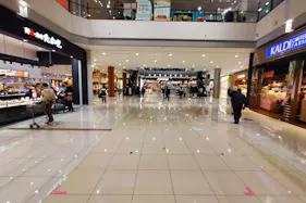 【イオンモール四條畷】④-1 カルディ前