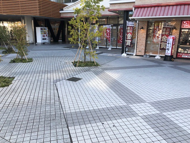 【ニットーモール】プロモーションイベントや物販利用が可能、商業施設の1F屋外イベントスペースの画像2